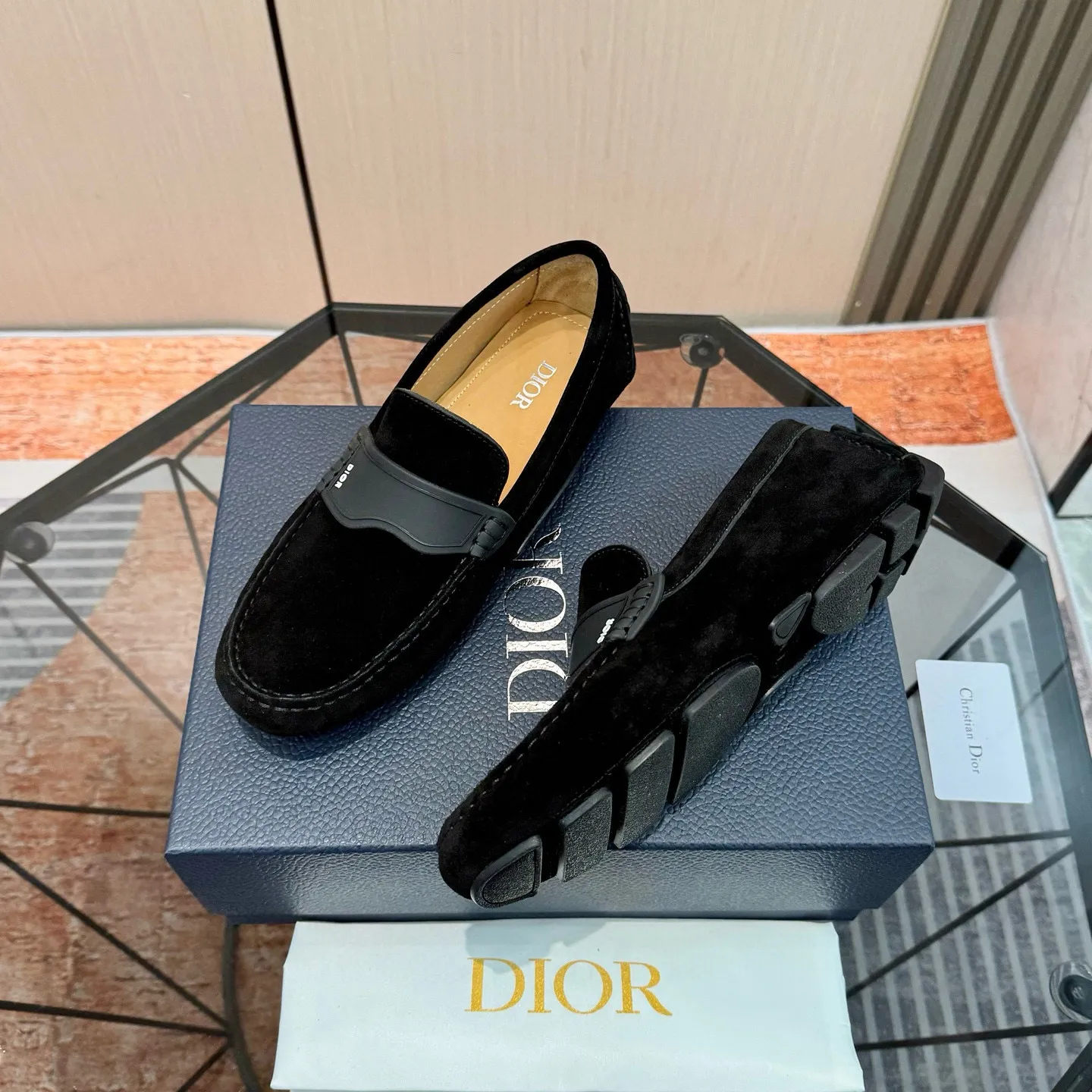 Men's shoes: 580💰 (Niu Li) (Dior Doudou shoes) Exclusive new model Official website new model The upper is made of high-quality imported calf, the color is delicate, and the luxurious texture flows. Tailor-made for exquisite men, creating a noble aura. Delicate and smooth lines. Cowhide lining. Size: 38-44, 45 customized. Outdoor driving shoes for experienced drivers🚗